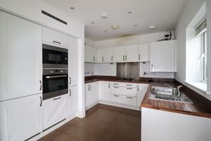 Kitchen/Diner- click for photo gallery